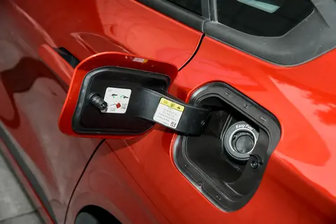 预算12万,想要空间大动力足?试驾新蒙迪欧,舒适又省油